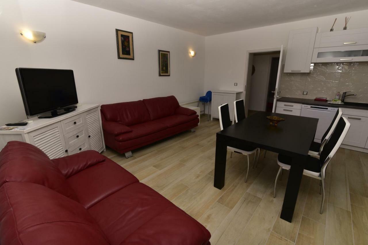 Apartments Matthew & Oscar Порат Екстериор снимка