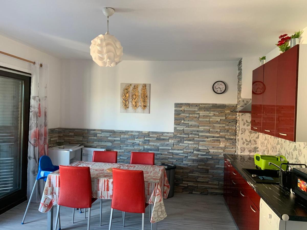 Apartments Matthew & Oscar Порат Екстериор снимка